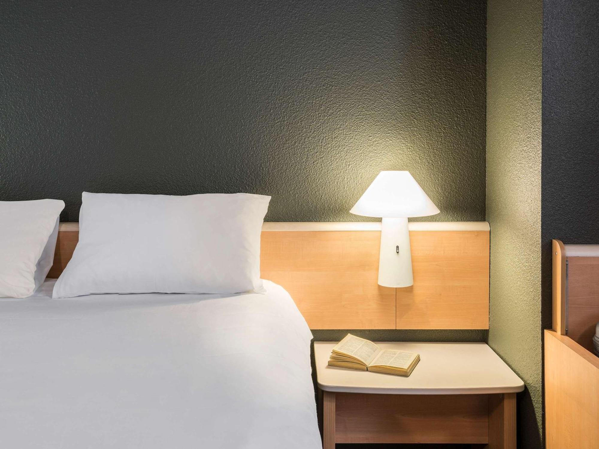 Hotel Ibis Rennes Cesson Exterior foto